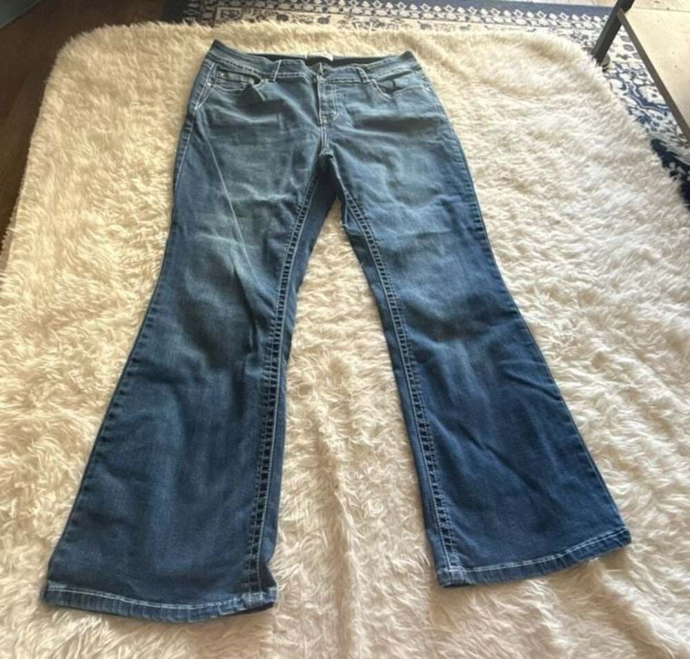 Blue Savvy Women's Plus Size 18W Medium‎ Wash Embroidered Angel Wing Flare Jeans